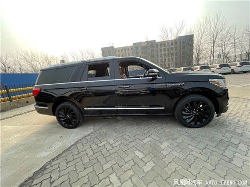 林肯领航员suv(林肯领航员suv7座报价及图片)